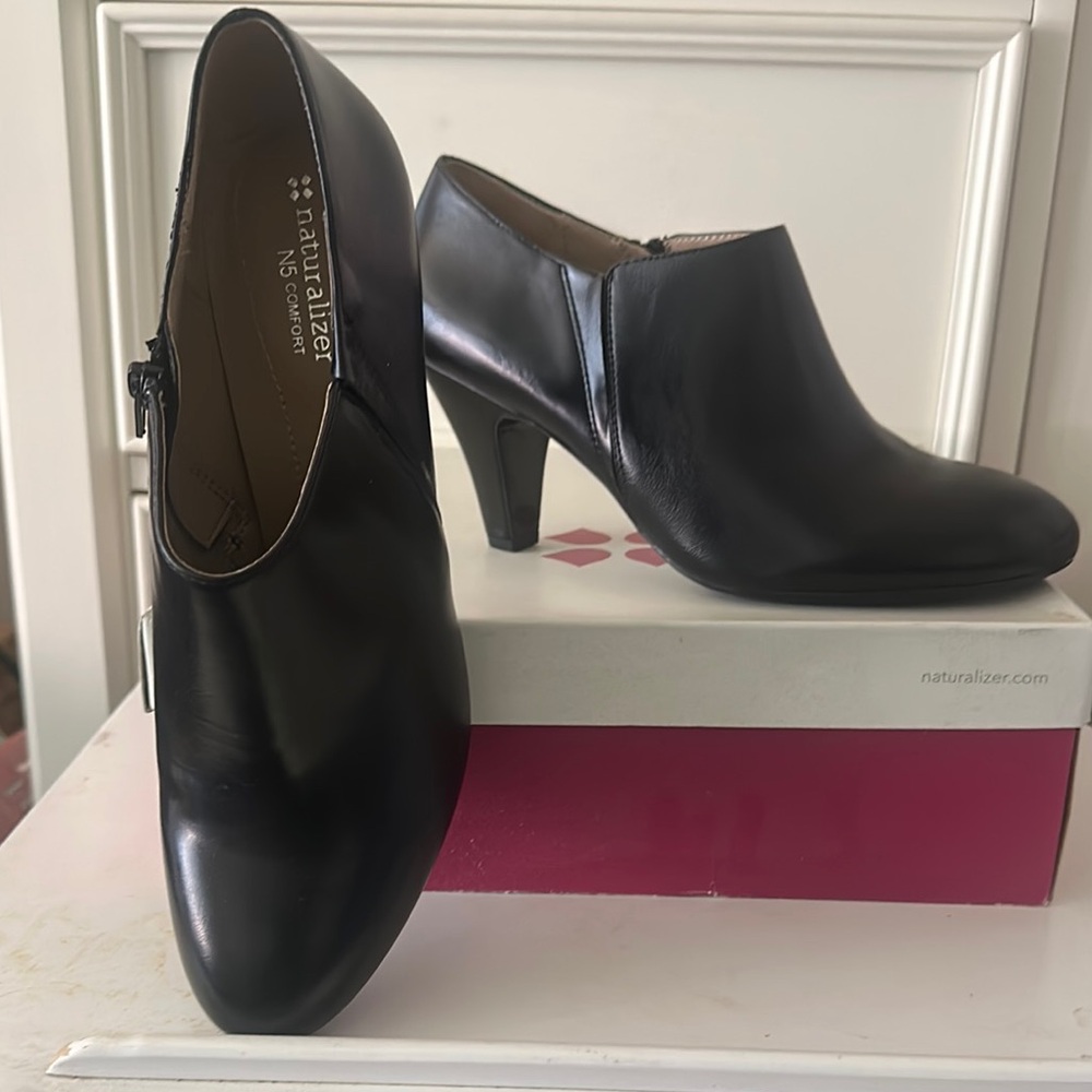 Naturalizer Women's Black Heeled Shoes